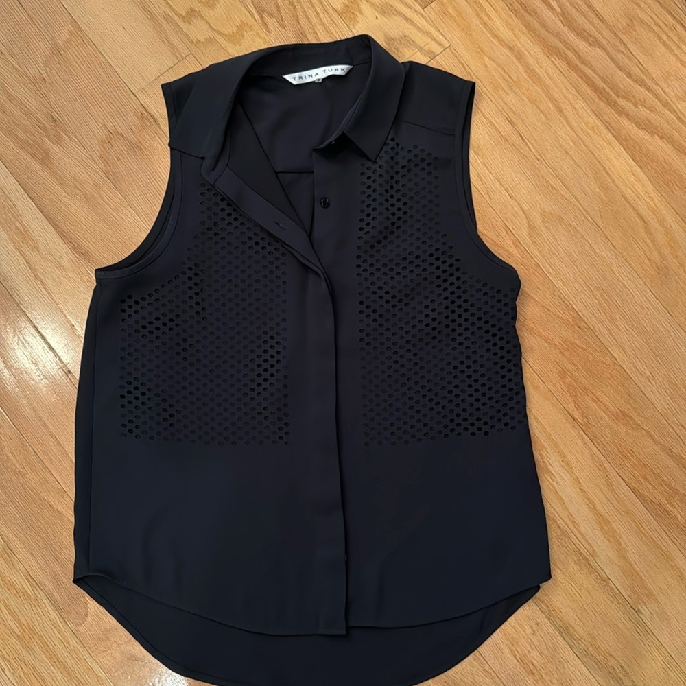 Trina Turk black sleeveless button down shirt